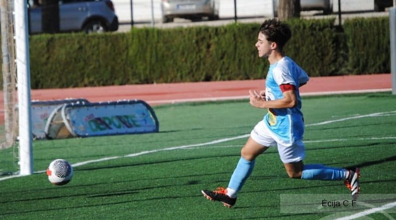 Rivera Jugador Cadete Del Ecija Cf Durante Un Partido De Cantera Ecijabpeinfo Astigipedia1
