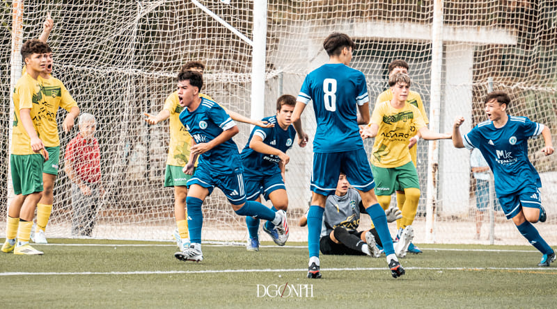 el cadete a del nevaluz ecija ud celebra un gol en el valle ante peloteros ecijabpeinfo astigipedia(1)